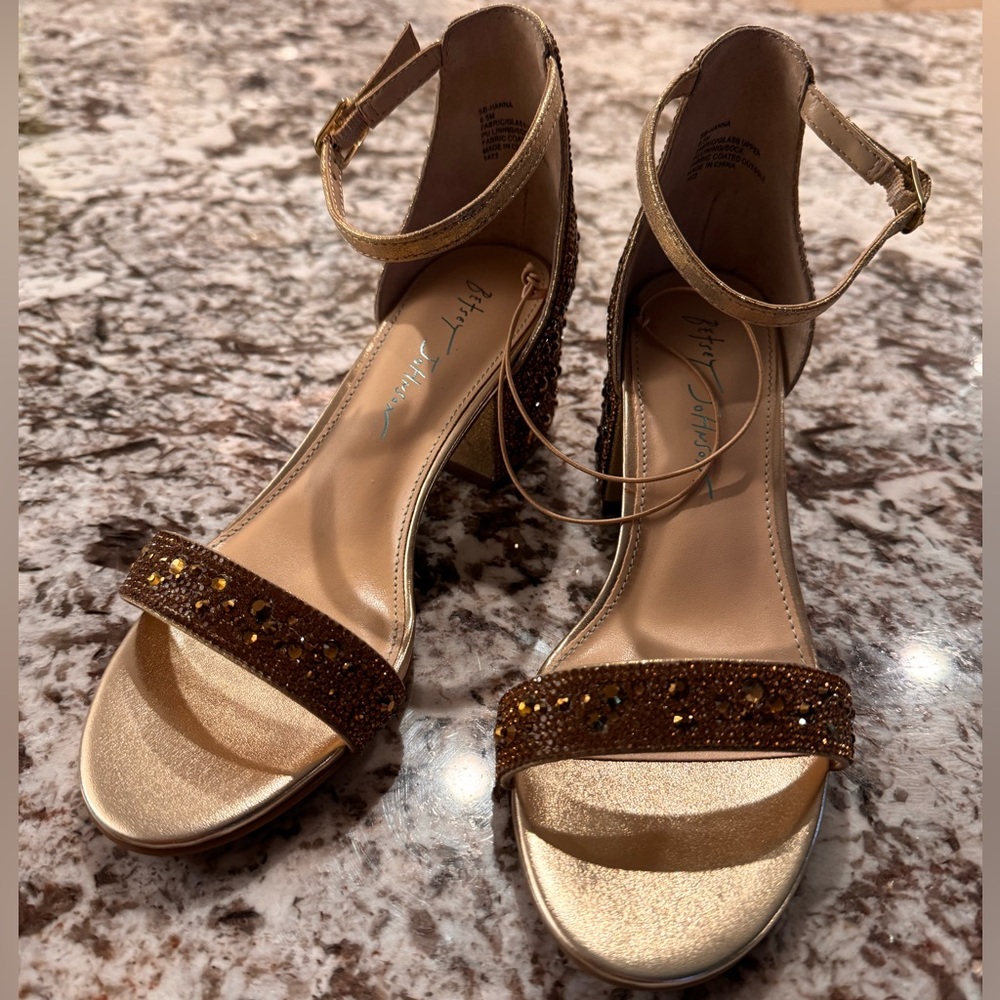 Betsey Johnson Mari Sandal - Picture 4 of 10
